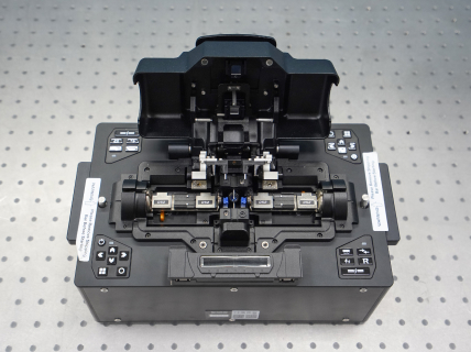 Сборка волоконных лазеров